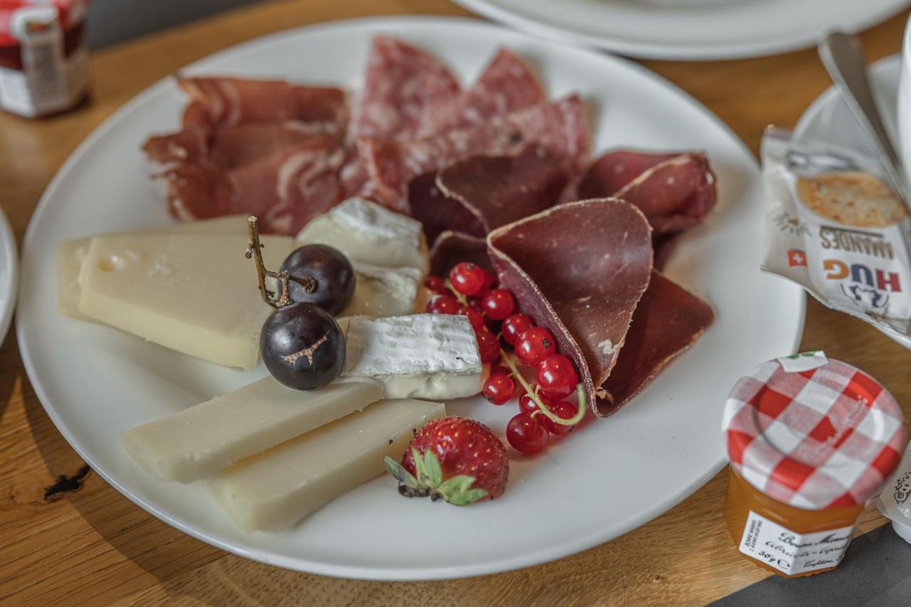 ท็อป โฮเต็ล สาริน แอคทีฟ เมาเทน รีสอร์ท Lenz ภายนอก รูปภาพ