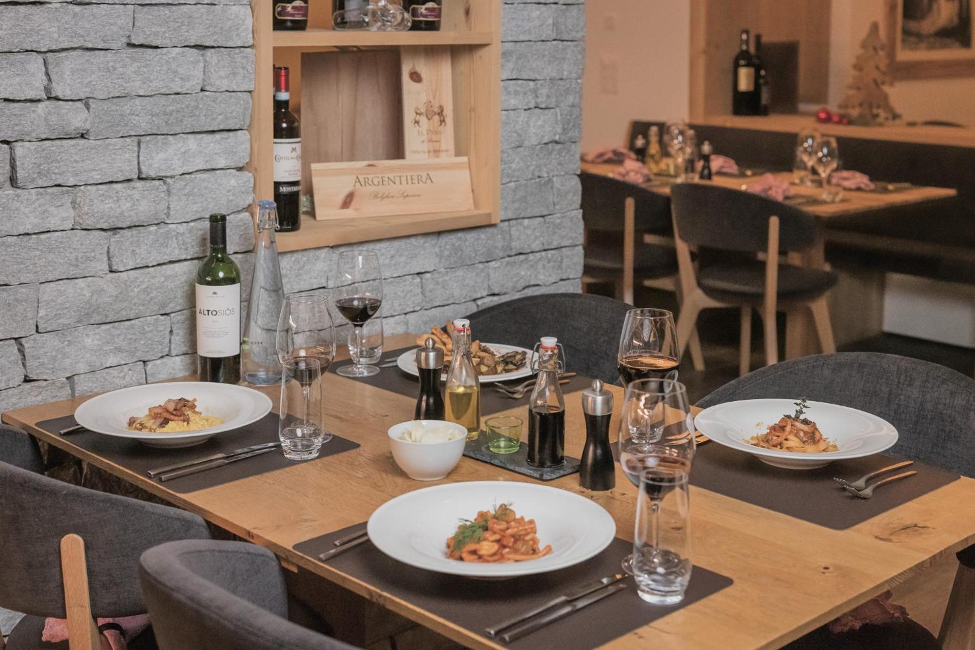 ท็อป โฮเต็ล สาริน แอคทีฟ เมาเทน รีสอร์ท Lenz ภายนอก รูปภาพ